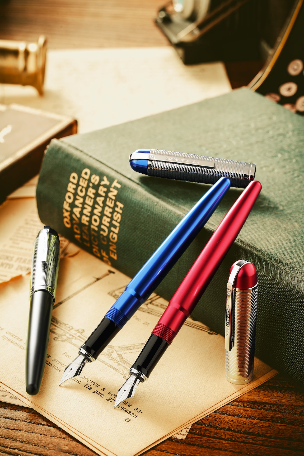 Wahl-Eversharp Skyline Red Silver Trim Fountain Pen