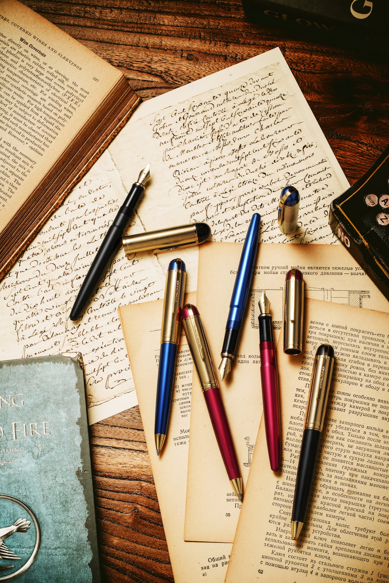 Wahl-Eversharp Skyline Red Silver Trim RollerBall Pen